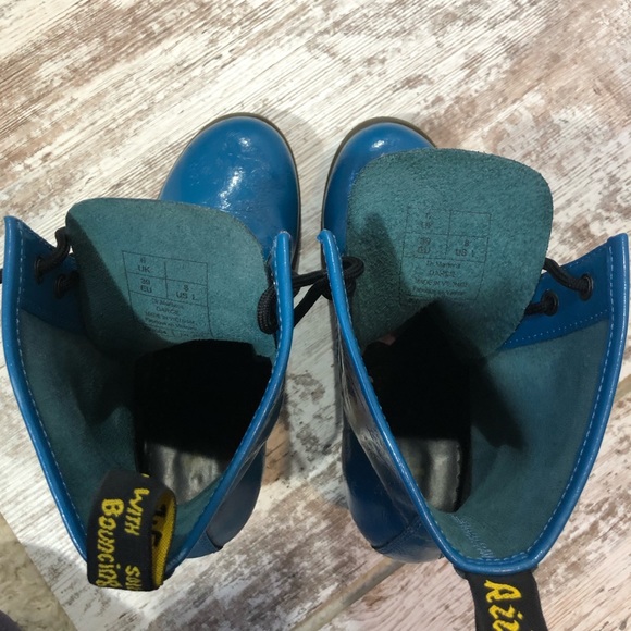 Dr. Martens Darcie 8 Eye Heeled Boots Teal Blue - Picture 8 of 8